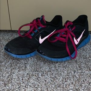 Nike FreeRun tennis shoes